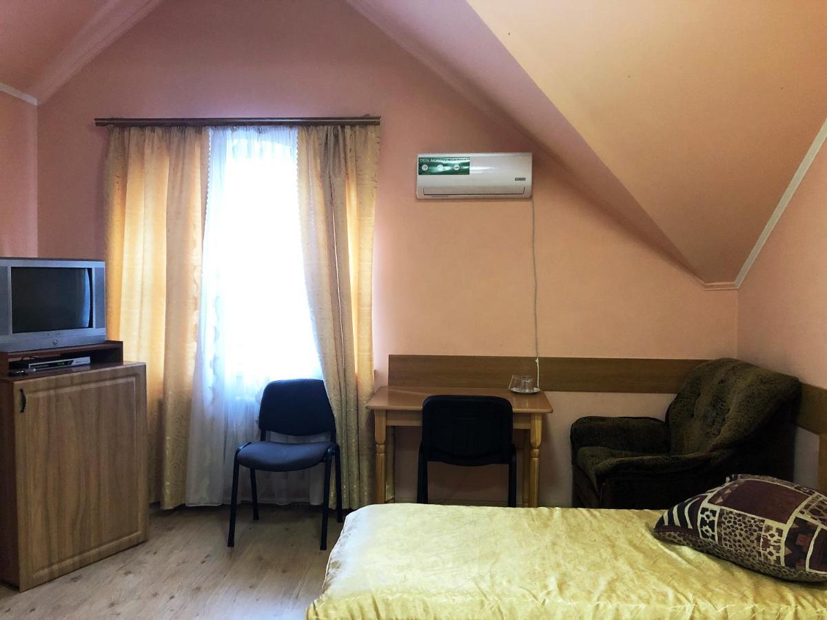 Comfort Hotel Chervonograd Buitenkant foto